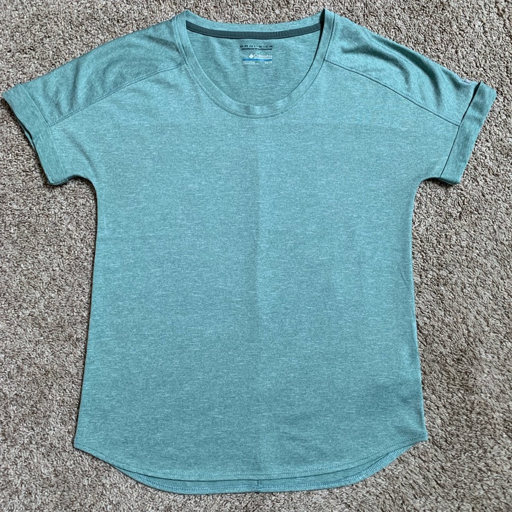 Columbia Omni-wick women’s shirt size XS